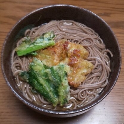 さくらぐみさん☺️
かき揚げ蕎麦、かき揚げ&家で収穫したかぶの葉の天ぷらも入れて、とてもおいしかったです♥️
レポ、ありがとうございます(*^ーﾟ)